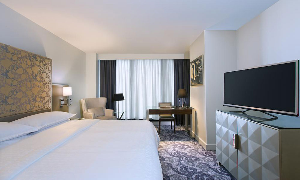 如何評估酒店家具的舒適度和耐久性？